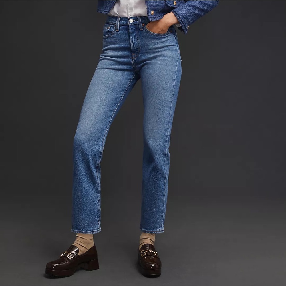 Levi’s Wedgie Straight dark wash jeans